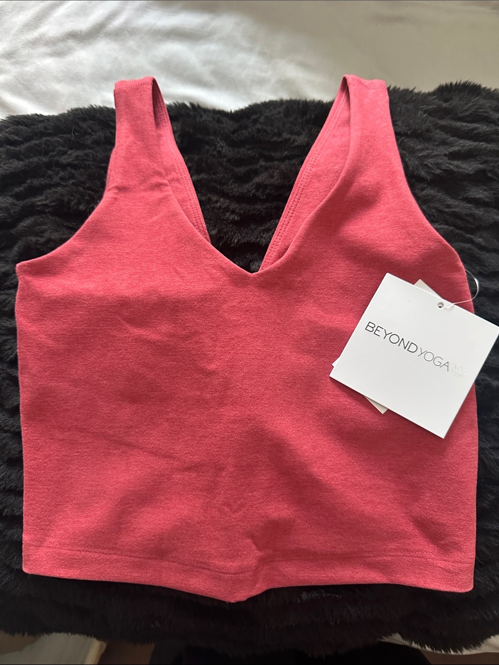 Beyond Yoga Rose Pink V-Neck Cropped Tank